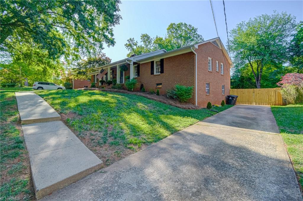 4210 Briarcliffe Road Northwest Winston-Salem, NC 27106 - Photo 3 of 43