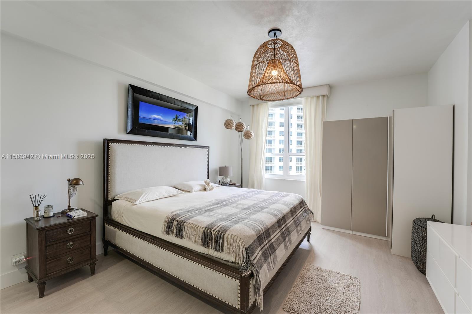 701 Brickell Key Boulevard, Unit LPH06 Miami, FL 33131 - Photo 32 of 50