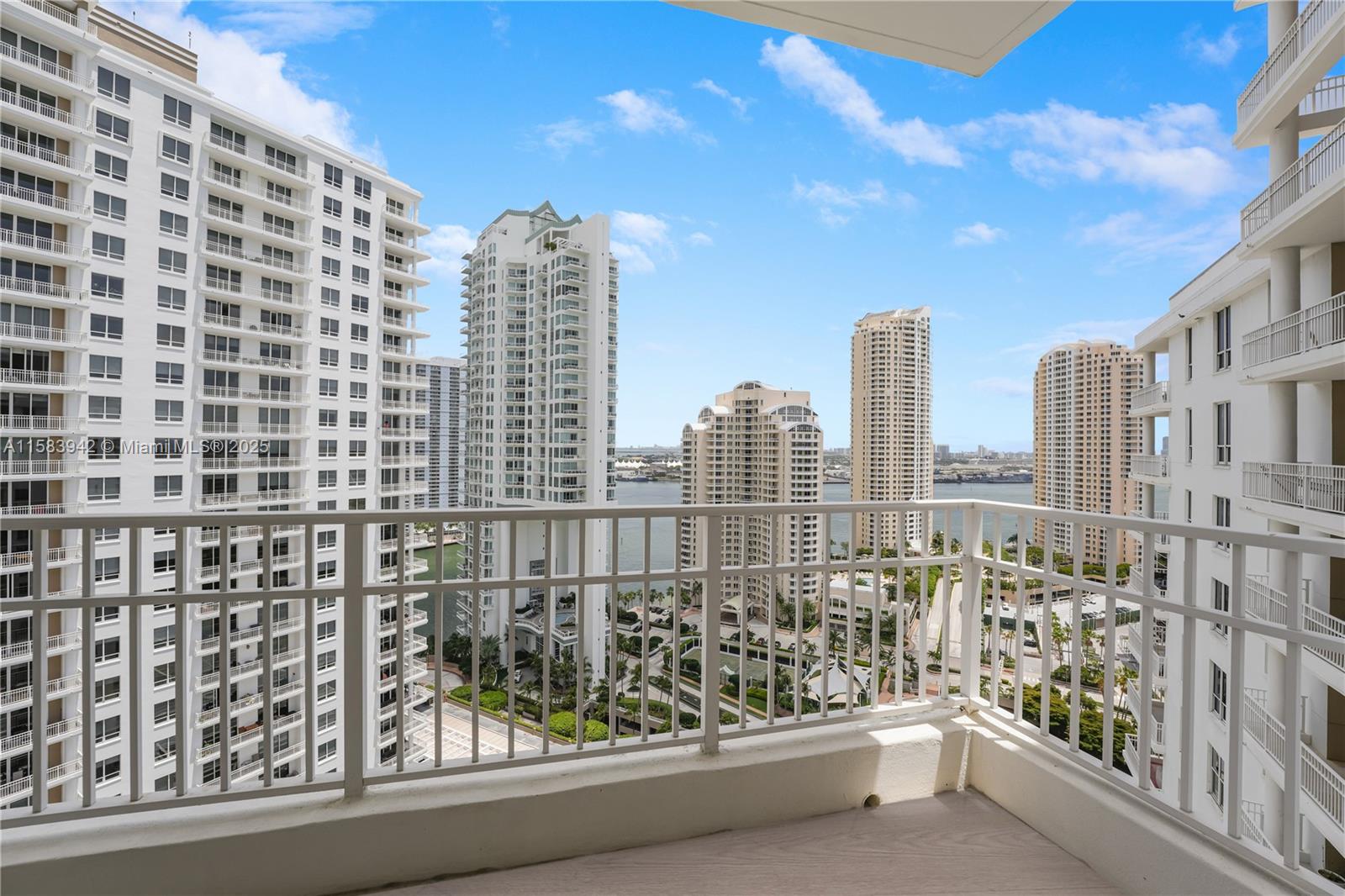 701 Brickell Key Boulevard, Unit LPH06 Miami, FL 33131 - Photo 47 of 50