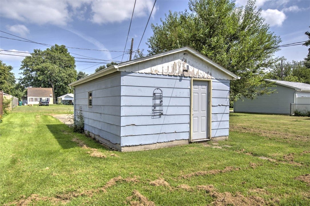 2424 East Main Street Decatur, IL 62521 - Photo 13 of 14 Gallery Image 13