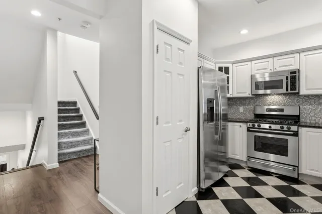 $699,999 | 1708 Half Moon Bay Drive, Croton-on-Hudson, NY 10520