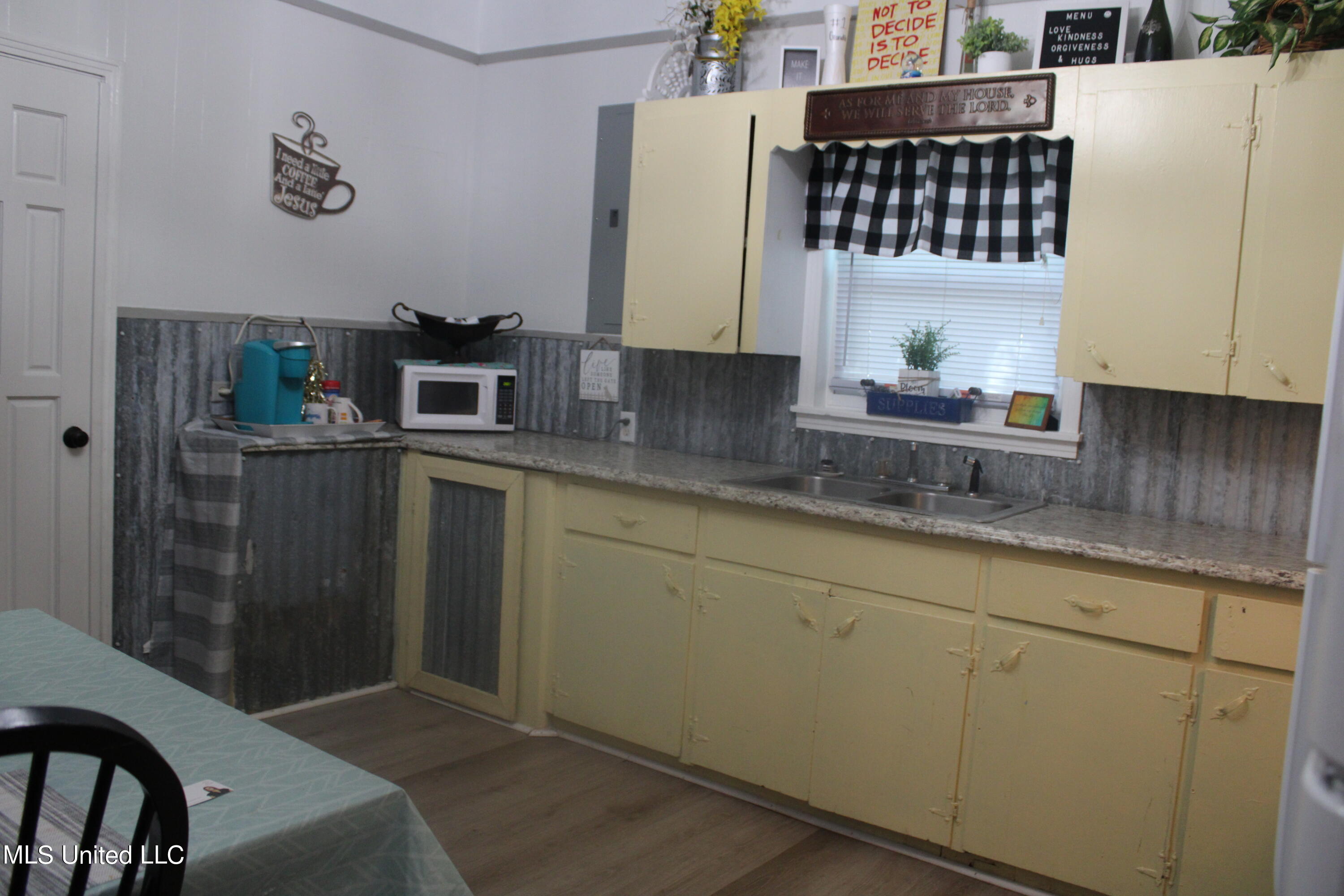 528 Perry Place Gulfport, MS 39507 - Photo 14 of 49 IMG_0270