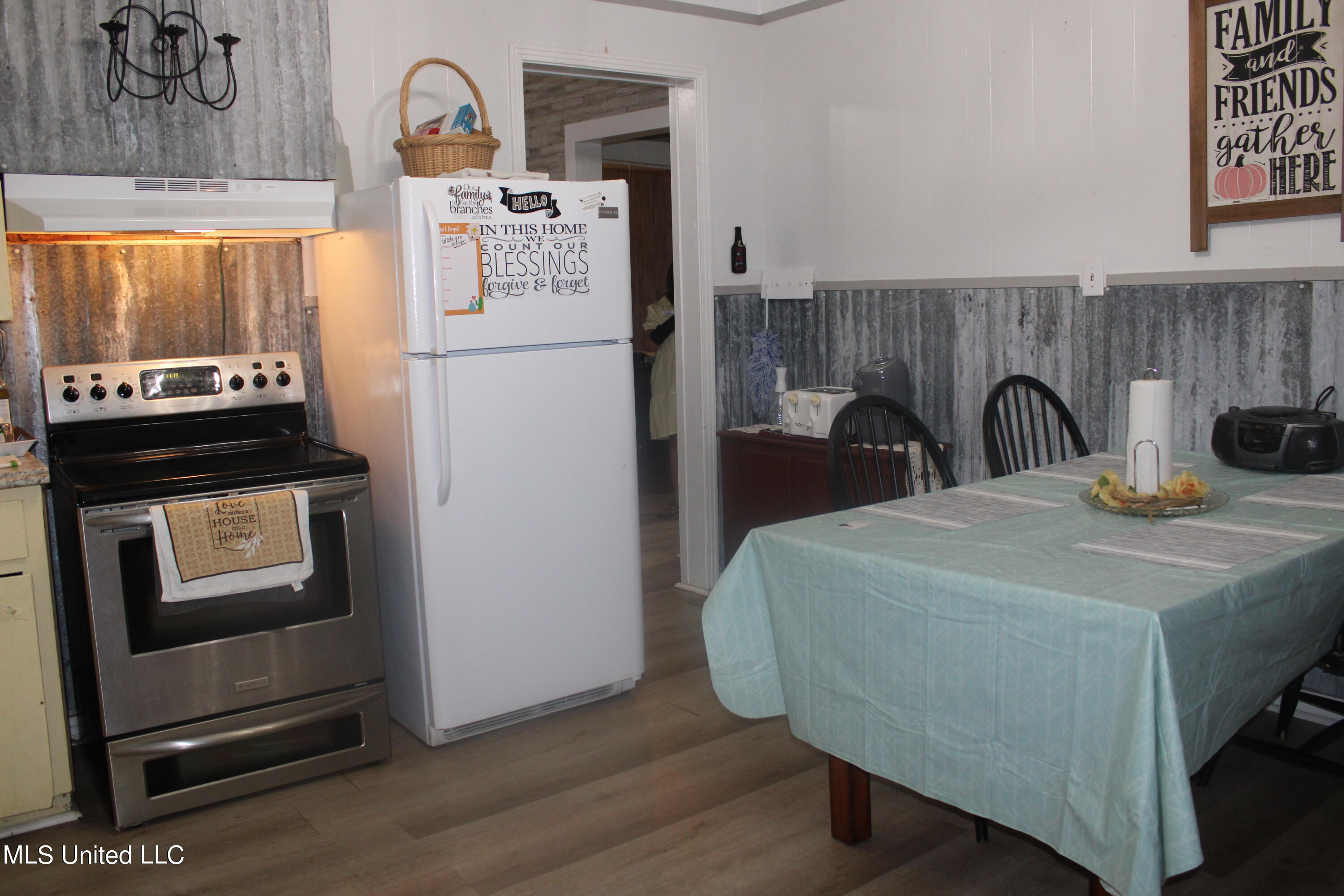 528 Perry Place Gulfport, MS 39507 - Photo 15 of 49 IMG_0271