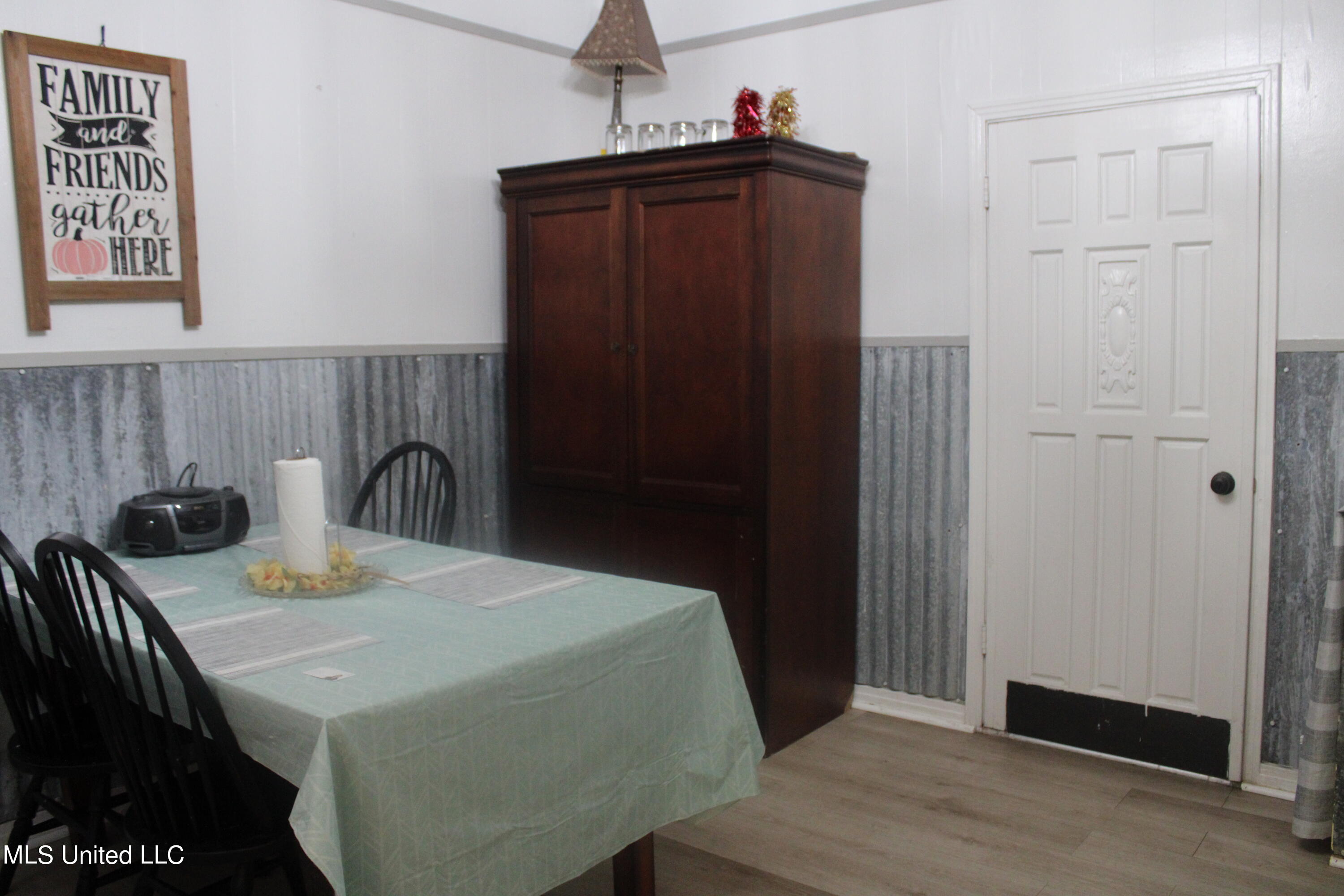 528 Perry Place Gulfport, MS 39507 - Photo 16 of 49 IMG_0272