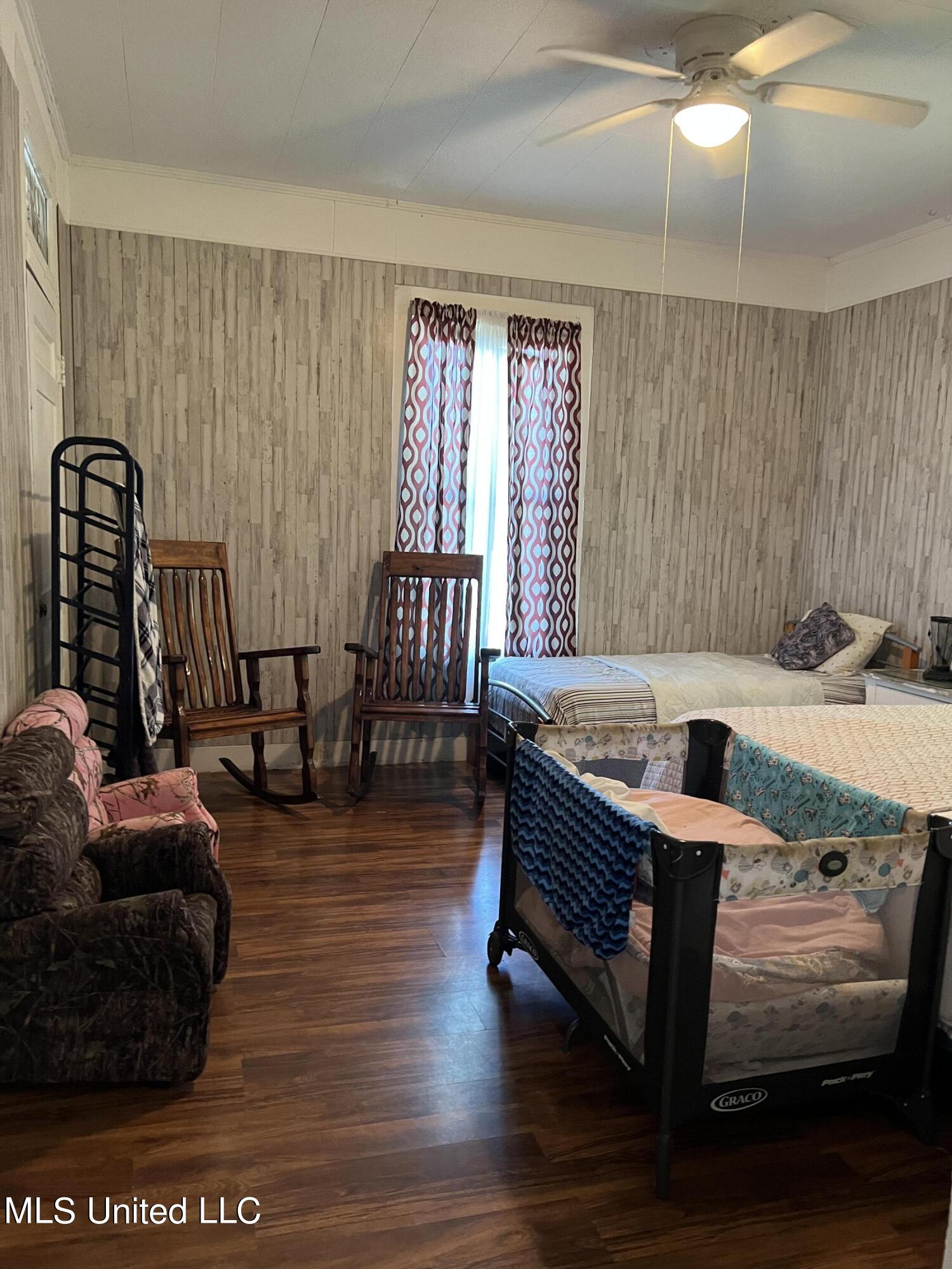 528 Perry Place Gulfport, MS 39507 - Photo 10 of 49 E815855C-AFB6-48F7-861D-470A494F295B