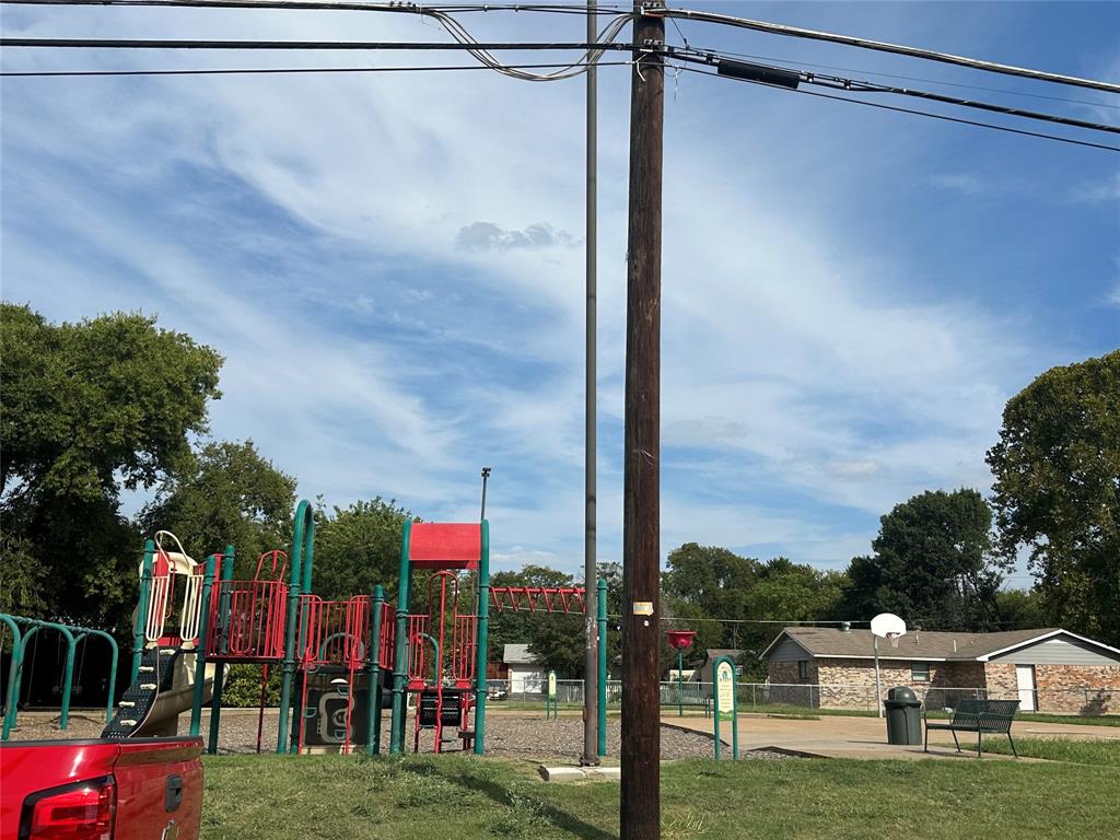 2707 Jim Street Dallas, TX 75212 - Photo 15 of 17