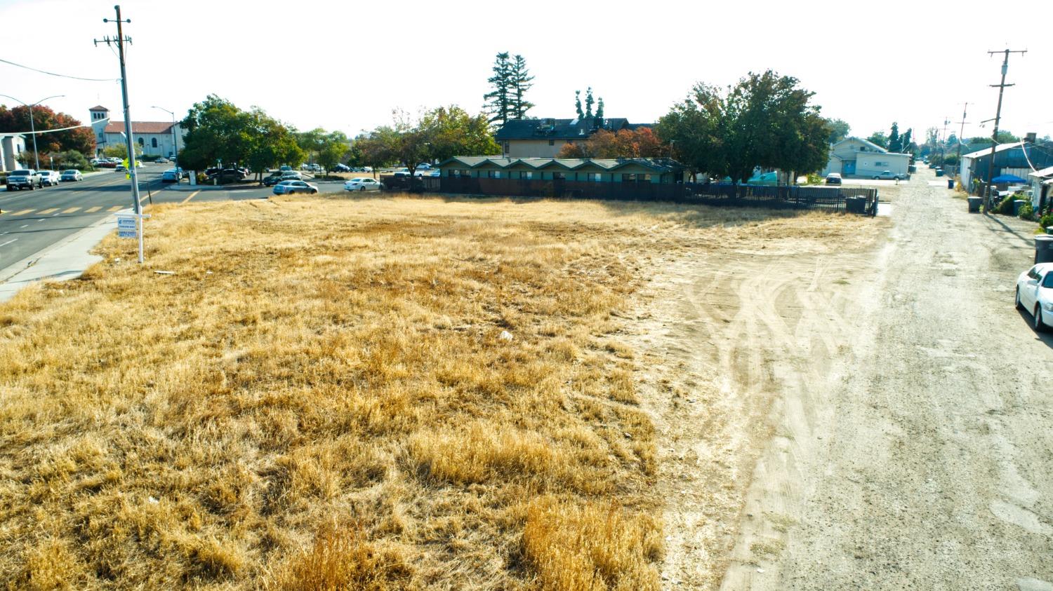 261 East North Avenue Reedley, CA 93654 - Photo 3 of 5 a view of a lake view