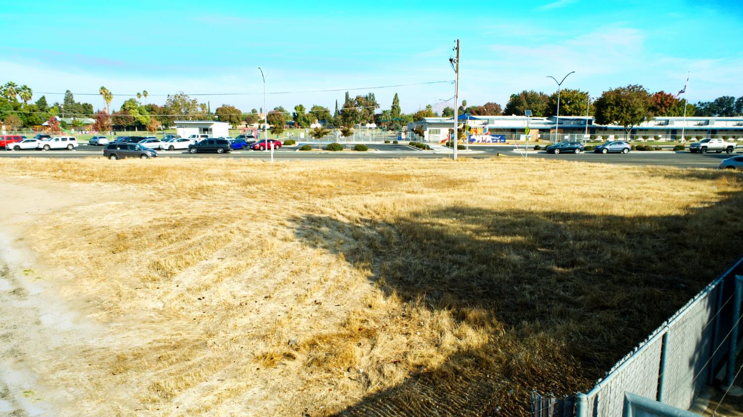 261 East North Avenue Reedley, CA 93654 - Photo 4 of 5 a view of a lake view