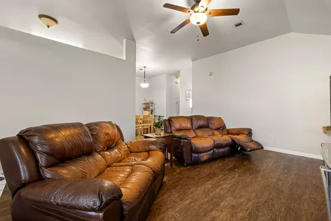 $425,000 | 2910 Whisper Oaks Lane, Georgetown, TX 78628