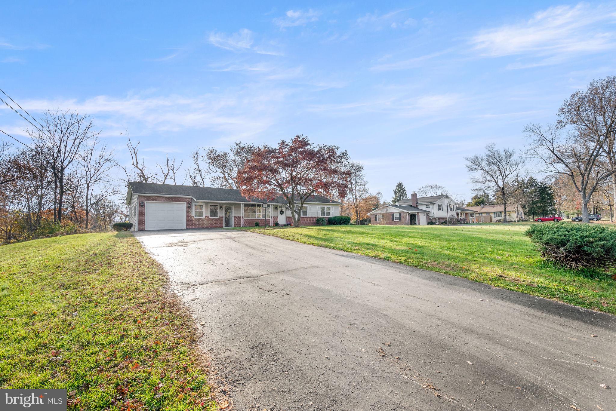 60 Russell Road Phoenixville, PA 19460 - Photo 3 of 24 Long Private Driveway