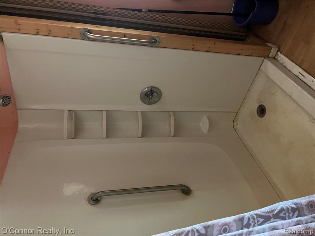 3909 Burtch Road Fort Gratiot, MI 48059 - Photo 14 of 19