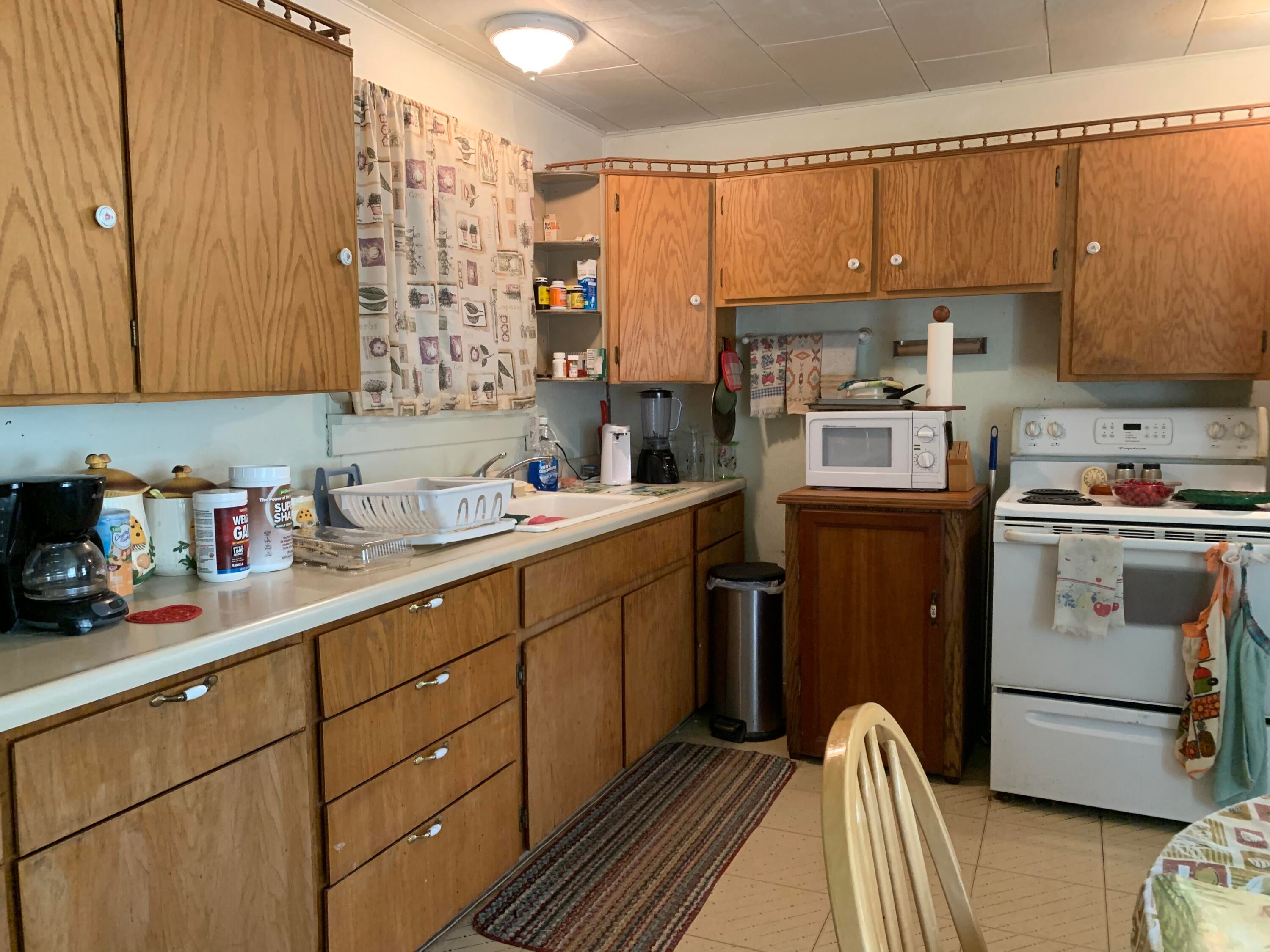 226 Wilson Road Central Point, OR 97502 - Photo 5 of 16 IMG-7602