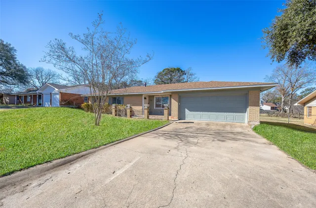 $235,000 | 1404 Woodson Lane, Brenham, TX 77833