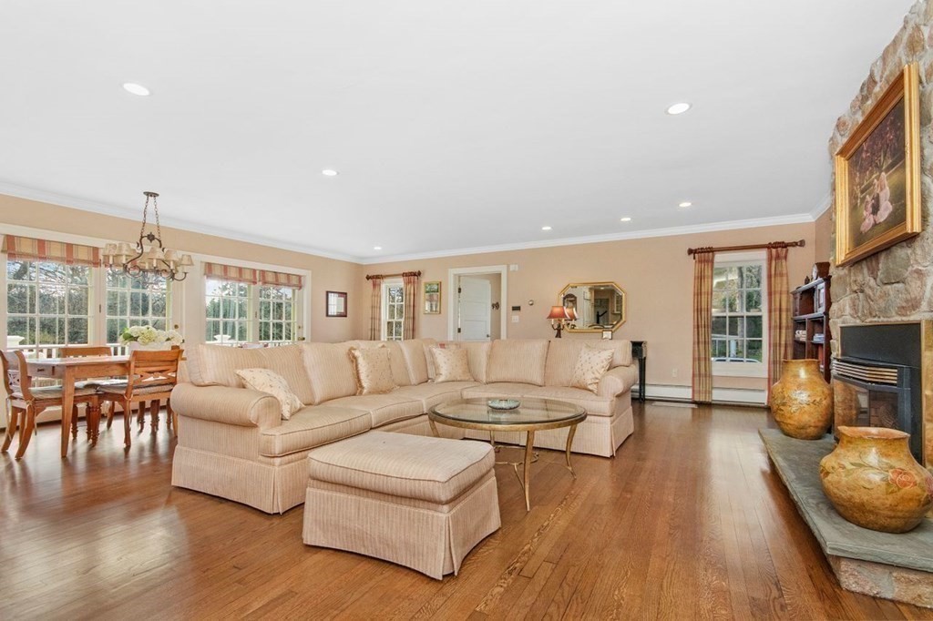 17 Old England Road Newton, MA 02467 - Photo 12 of 32