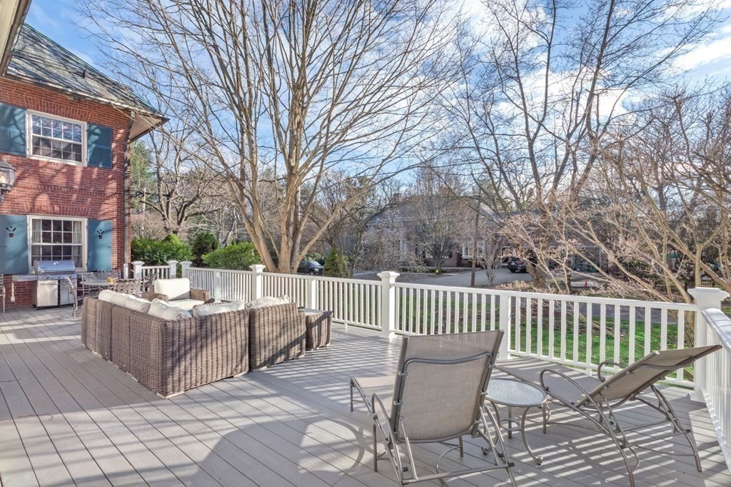 17 Old England Road Newton, MA 02467 - Photo 2 of 32