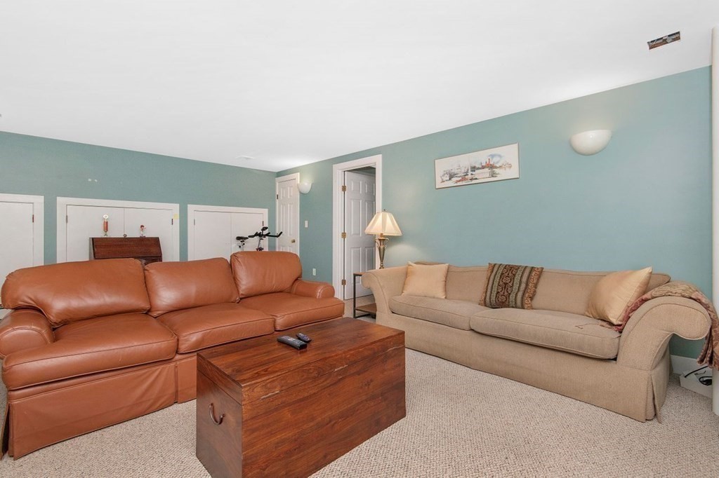 17 Old England Road Newton, MA 02467 - Photo 31 of 32