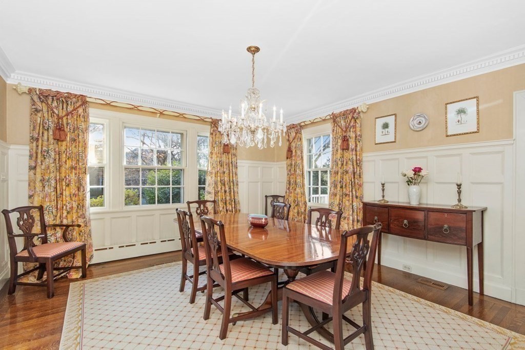 17 Old England Road Newton, MA 02467 - Photo 7 of 32