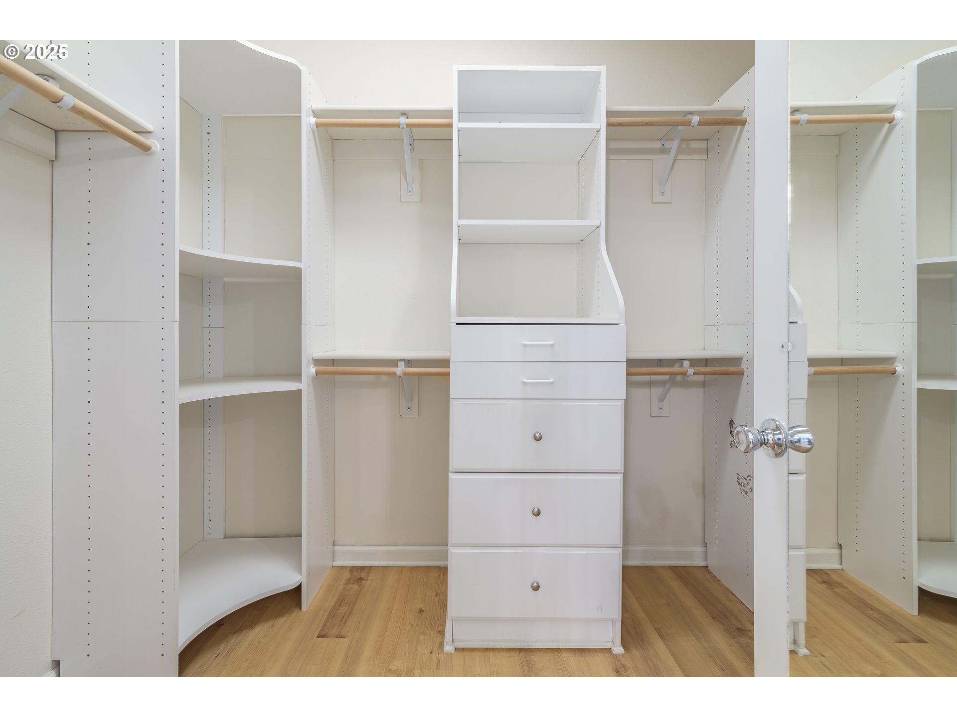 5470 Jeffrey Way Eugene, OR 97402 - Photo 26 of 48 a view of walk in closet with cabinet