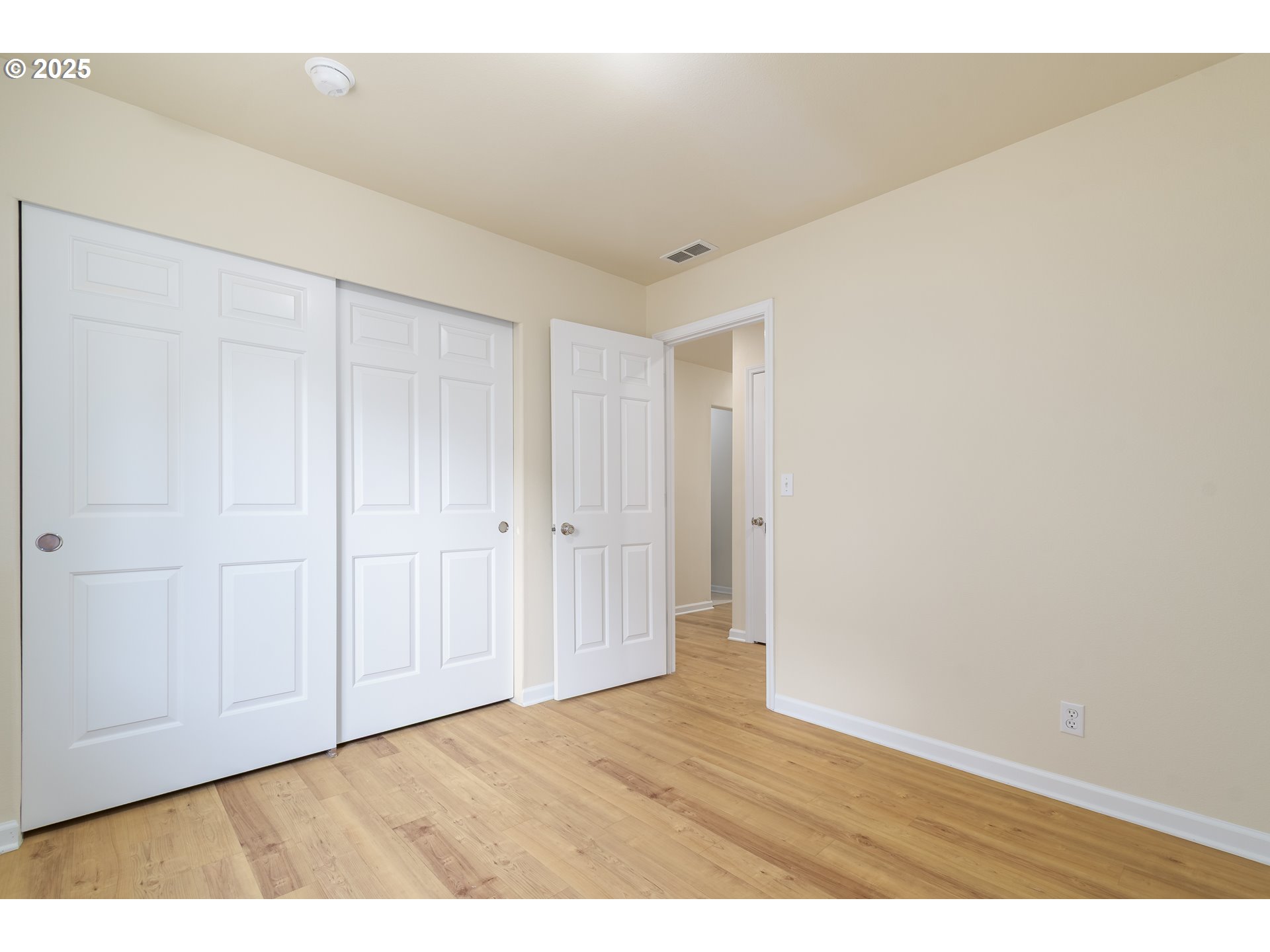 5470 Jeffrey Way Eugene, OR 97402 - Photo 28 of 48 a view of an empty room