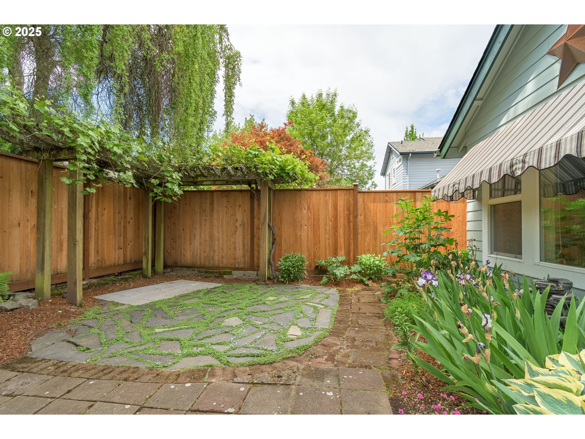 5470 Jeffrey Way Eugene, OR 97402 - Photo 35 of 48