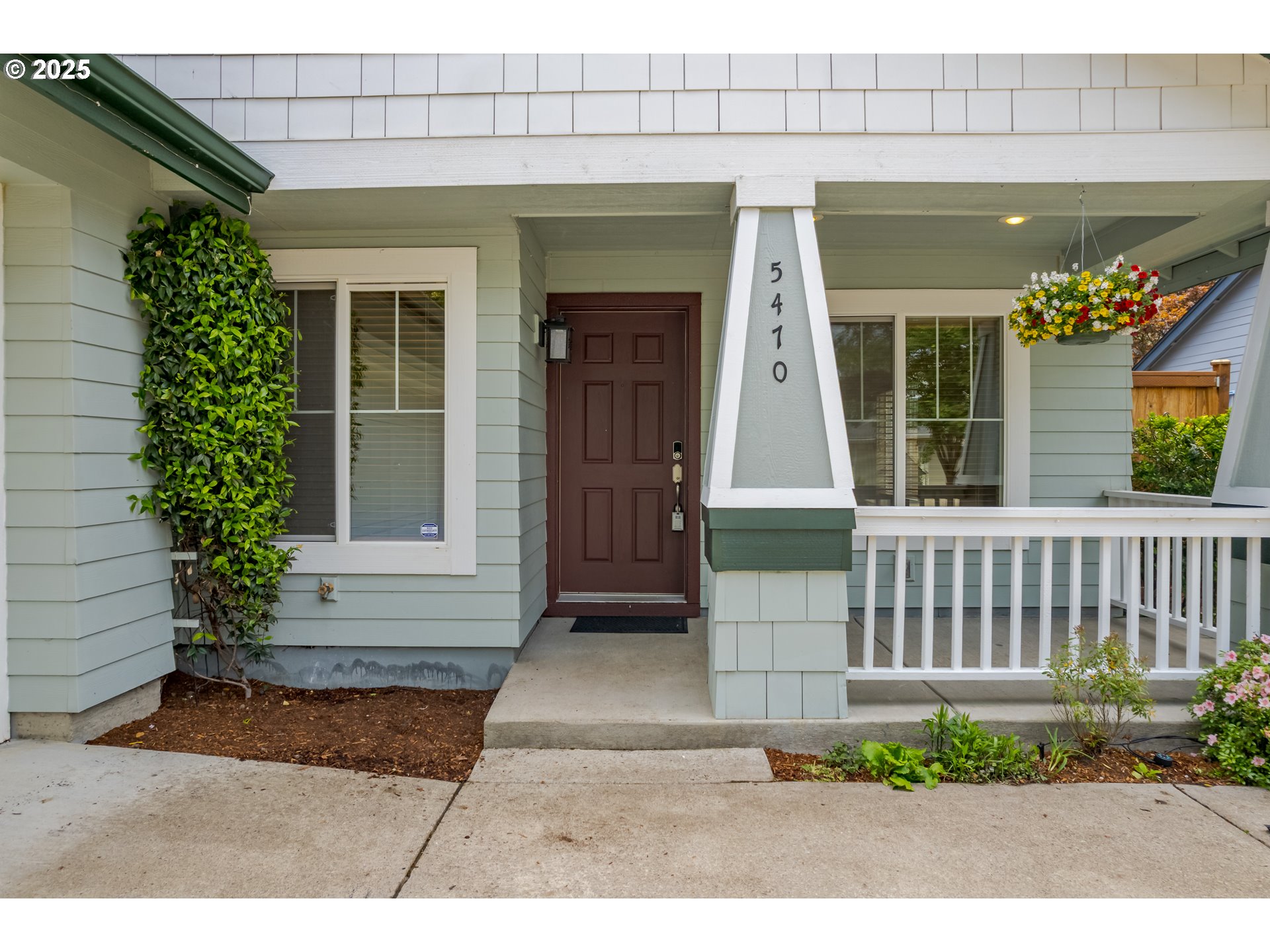 5470 Jeffrey Way Eugene, OR 97402 - Photo 4 of 48