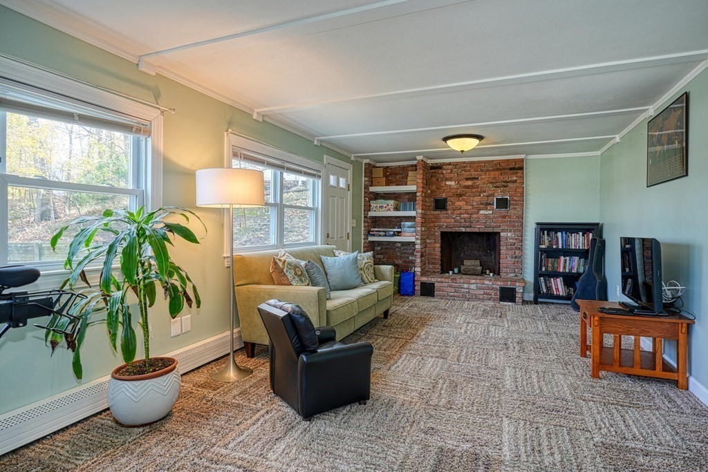 9 Parkview Road Woburn, MA 01801 - Photo 12 of 31 Gallery Image 12