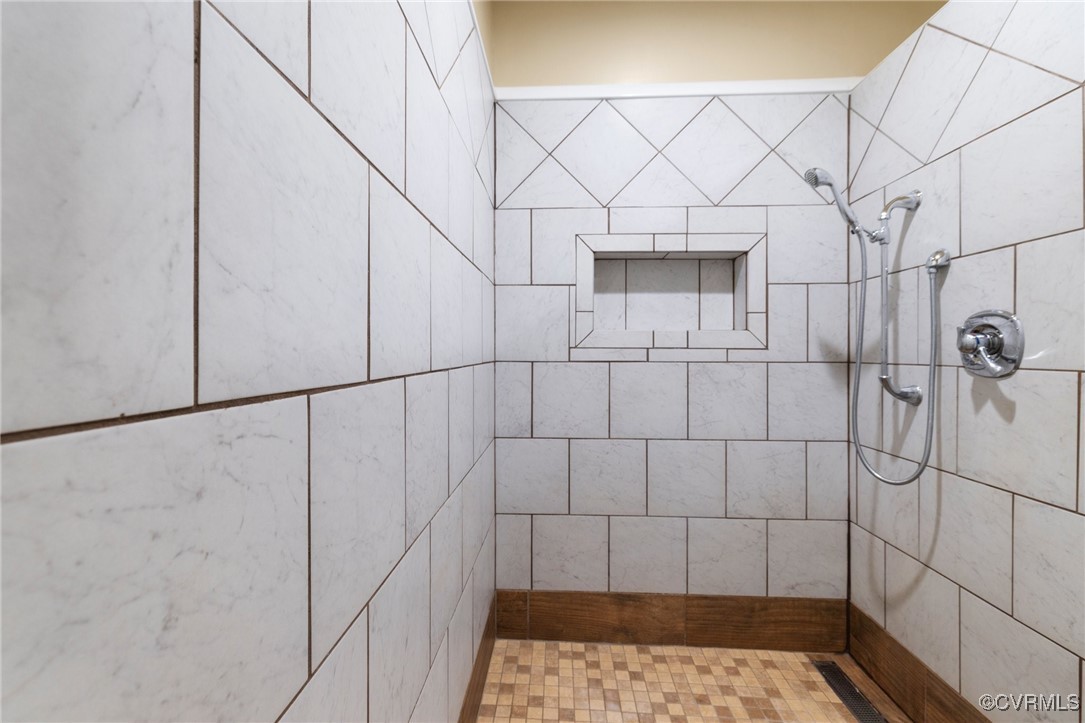 3798 Riddles Bridge Road Goochland, VA 23063 - Photo 17 of 31 a bathroom with a sink