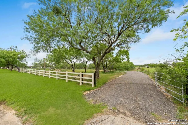 $479,900 | 14830 Farm To Market 1346, St. Hedwig, TX 78152