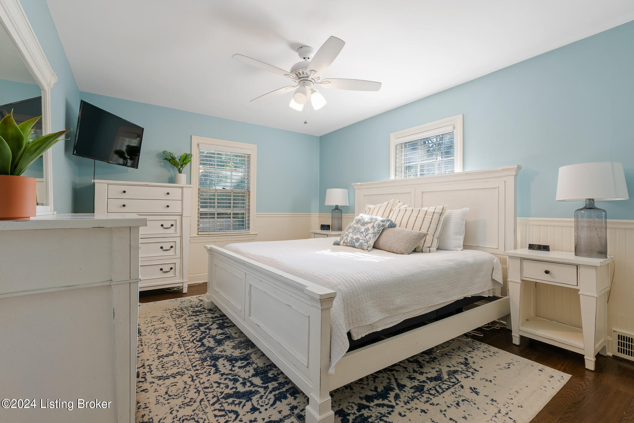 4304 Alton Road Louisville, KY 40207 - Photo 18 of 40 2nd downstairs bedroom