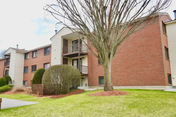 $340,000 | 189 Littleton Road, Unit 19, Chelmsford, MA 01824