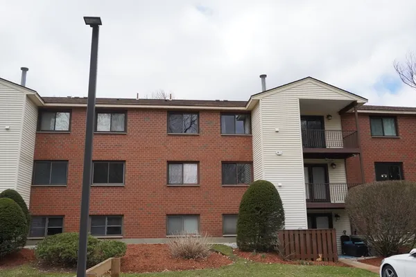 $340,000 | 189 Littleton Road, Unit 19, Chelmsford, MA 01824
