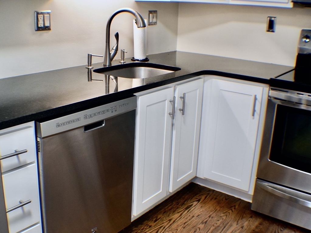 189 Littleton Road, Unit 19 Chelmsford, MA 01824 - Photo 5 of 30