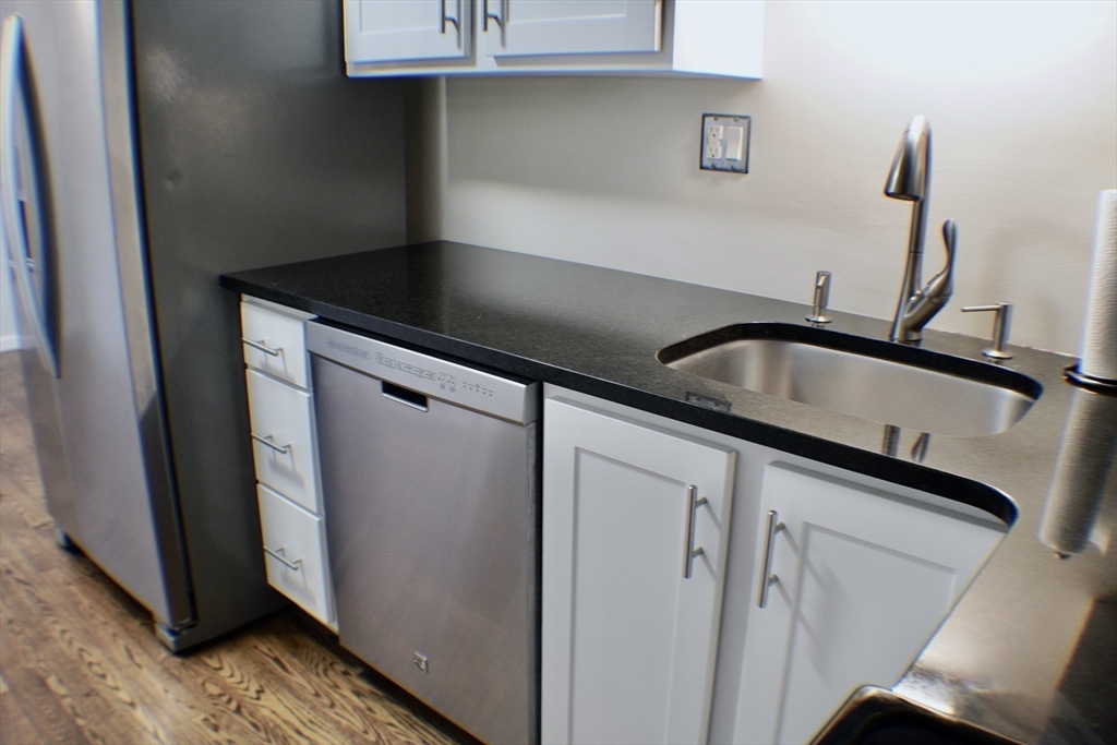 189 Littleton Road, Unit 19 Chelmsford, MA 01824 - Photo 6 of 30