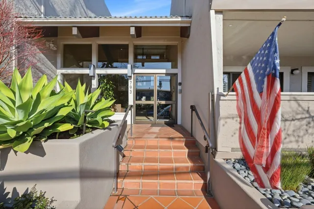 $1,225,000 | 793 Elm Street, Unit 17, San Carlos, CA 94070