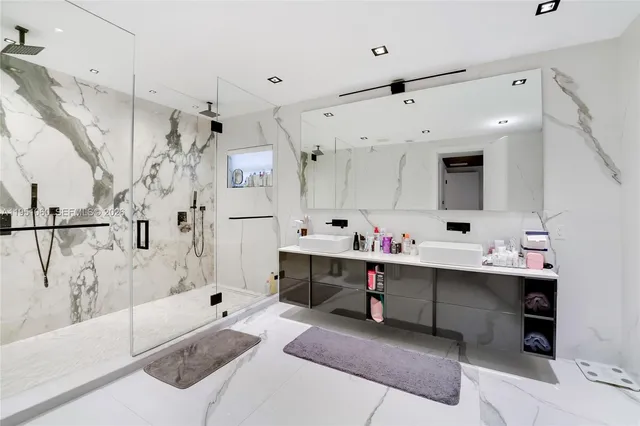 $47,900 | 431 Layne Boulevard, Hallandale Beach, FL 33009