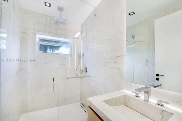 $47,900 | 431 Layne Boulevard, Hallandale Beach, FL 33009