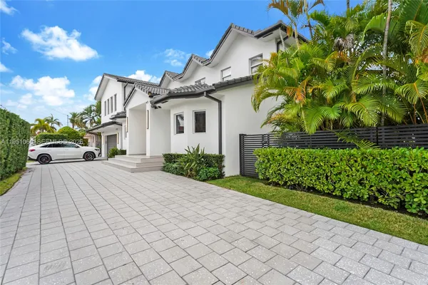 $47,900 | 431 Layne Boulevard, Hallandale Beach, FL 33009