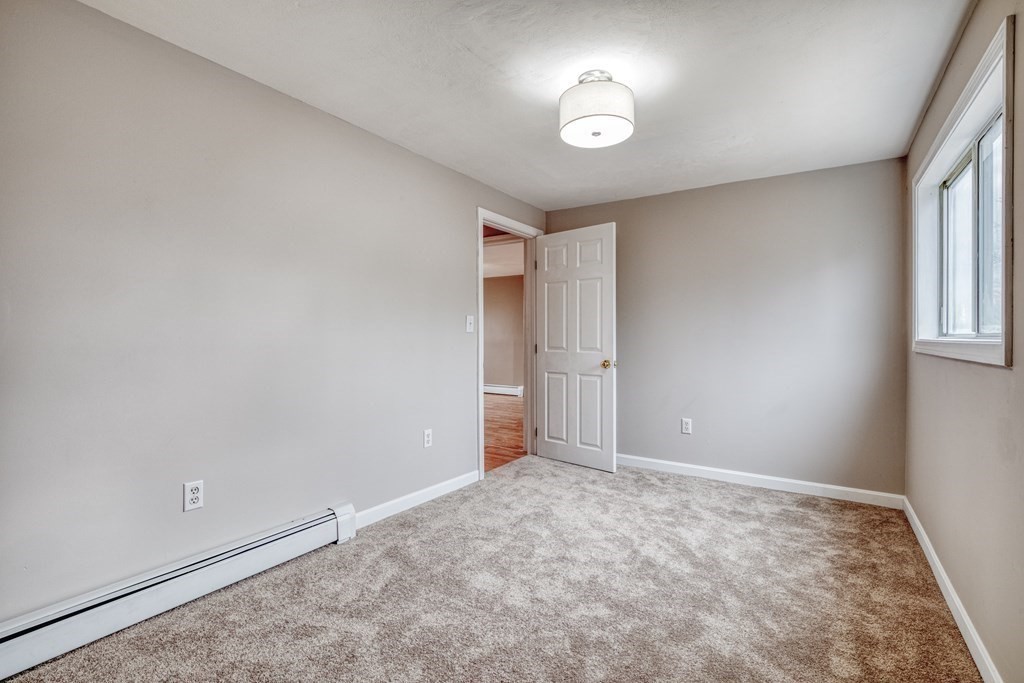 7 Erlin Road Chelmsford, MA 01824 - Photo 12 of 27