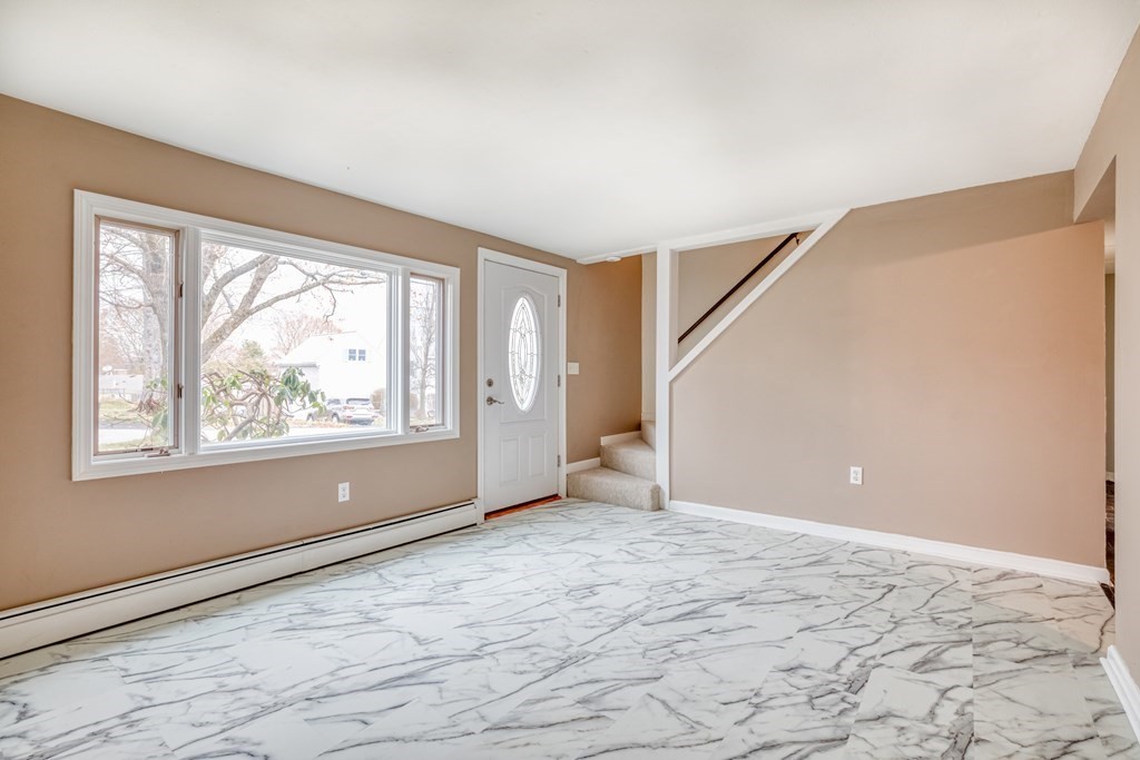 7 Erlin Road Chelmsford, MA 01824 - Photo 3 of 27