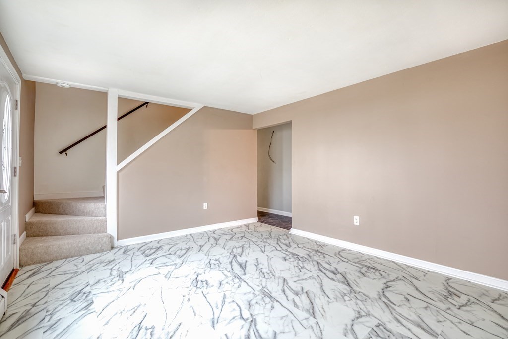 7 Erlin Road Chelmsford, MA 01824 - Photo 4 of 27