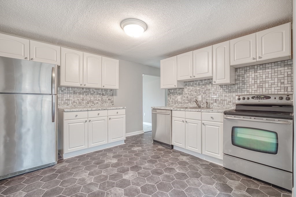 7 Erlin Road Chelmsford, MA 01824 - Photo 8 of 27