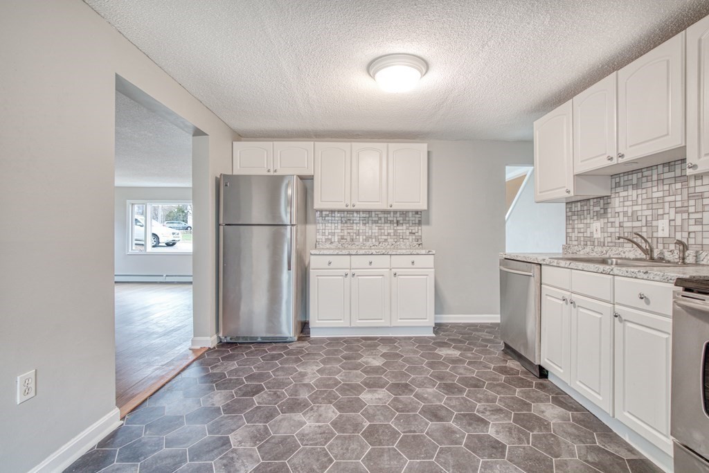 7 Erlin Road Chelmsford, MA 01824 - Photo 10 of 27