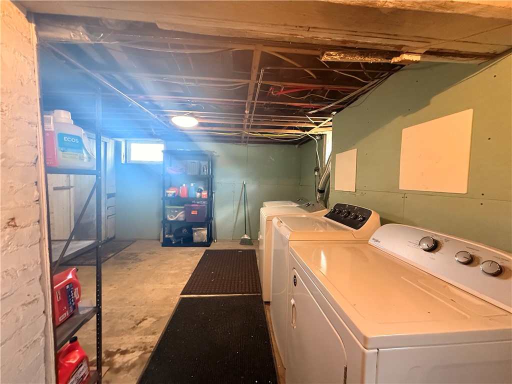 215 Rochambeau Avenue Providence, RI 02906 - Photo 36 of 42
