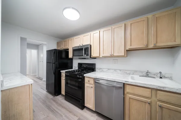 $2,000 | 6040 Boulevard East, Unit 5M, West New York, NJ 07093