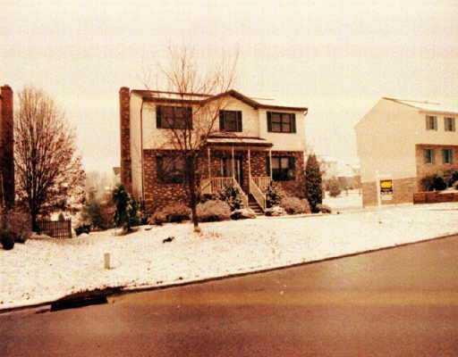 121 Rizzi Drive Irwin, PA 15642 - Photo 1 of 1 Gallery Image 1