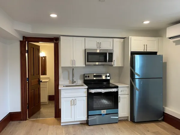 $1,200 | 41 Summer Street, Unit 1, Leominster, MA 01453