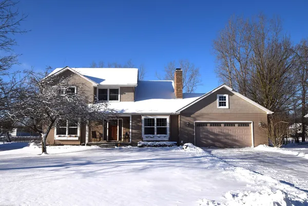 $367,500 | 740 Highland Drive, St. Clair, MI 48079