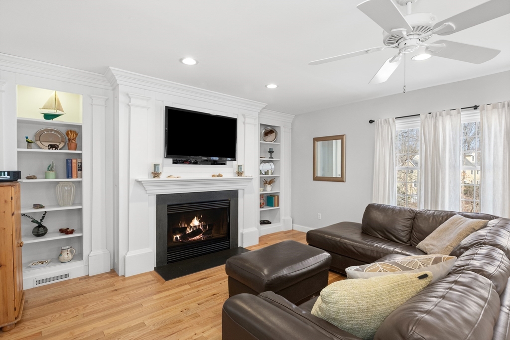 4 Davis Lane Georgetown, MA 01833 - Photo 10 of 42