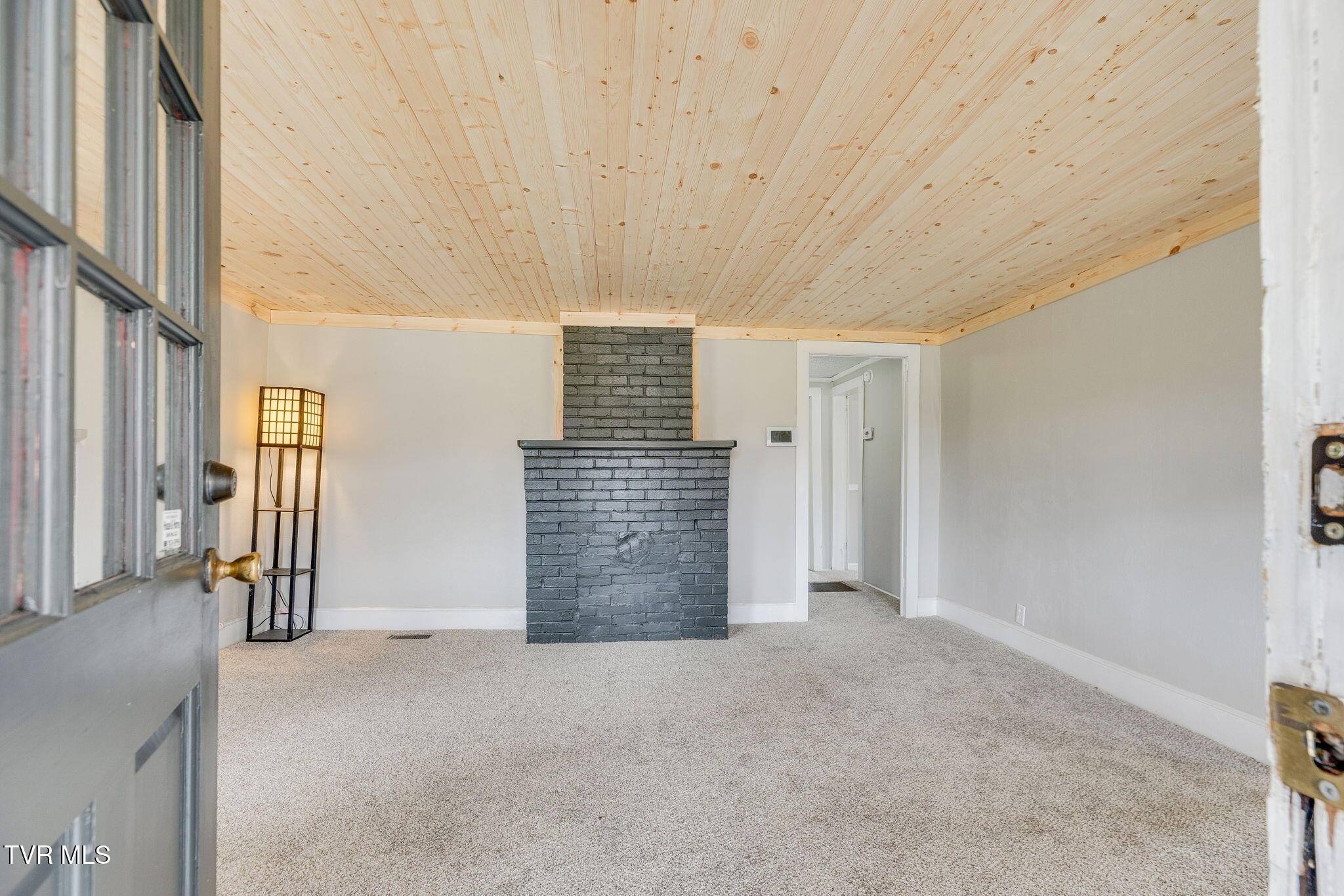 1013 Egypt Road Bluff City, TN 37618 - Photo 11 of 31 004