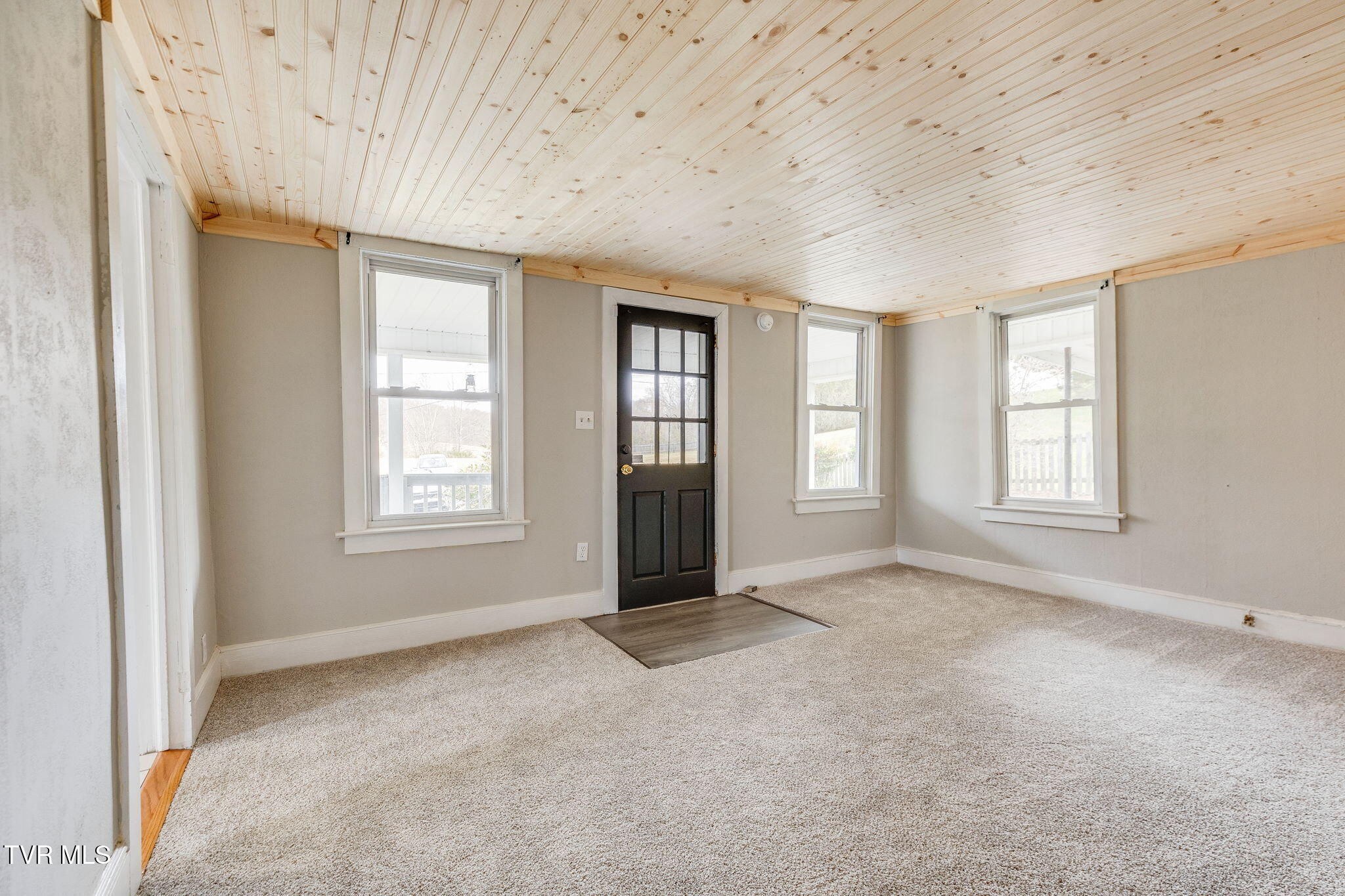 1013 Egypt Road Bluff City, TN 37618 - Photo 12 of 31 005